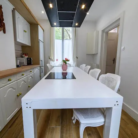 Feriehus Maison conviviale à Douai avec jardin - 90 m²